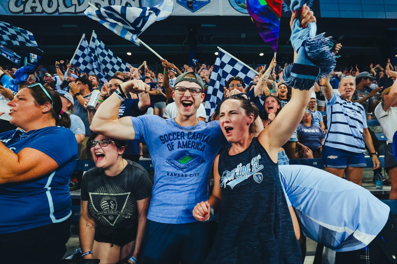 Sporting KC fans cheer after Erik Thommy scores the equalizer vs Real Salt Lake