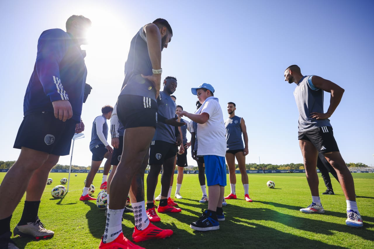 Miles Smith meets the team during the Oct. 3 training.