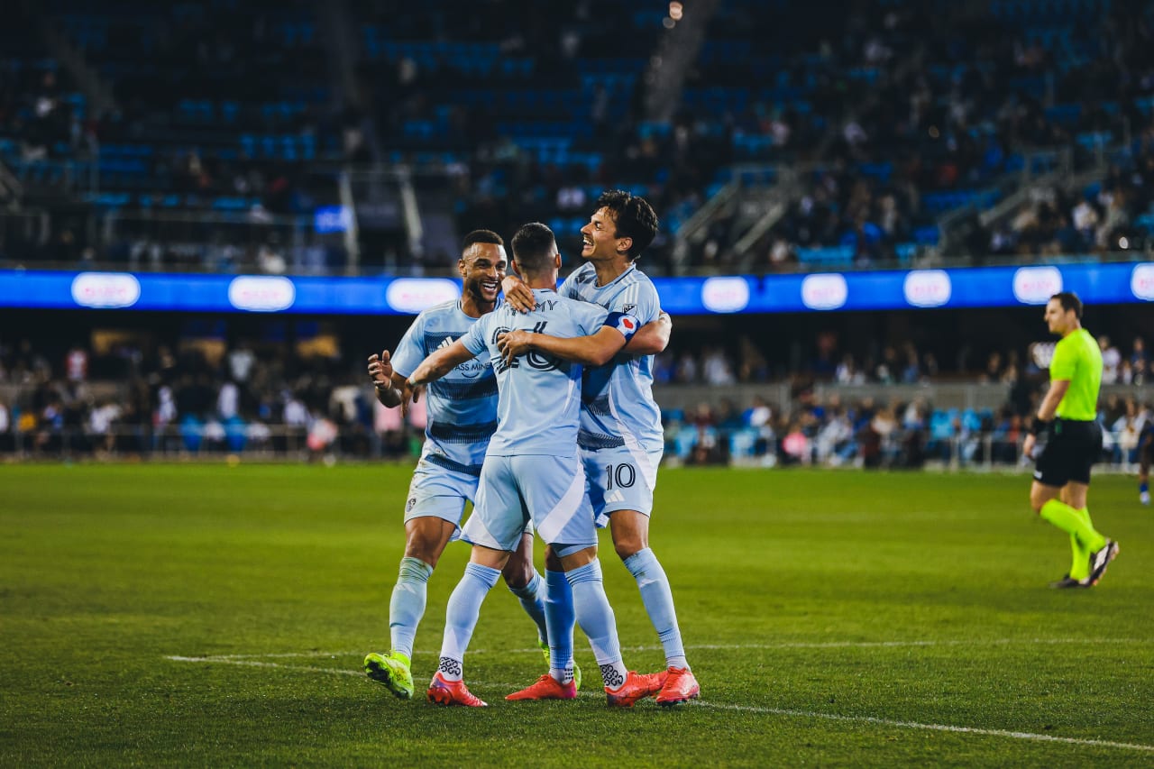 Sporting KC forward Erik Thommy celebrates with teammates after scoring vs San Jose