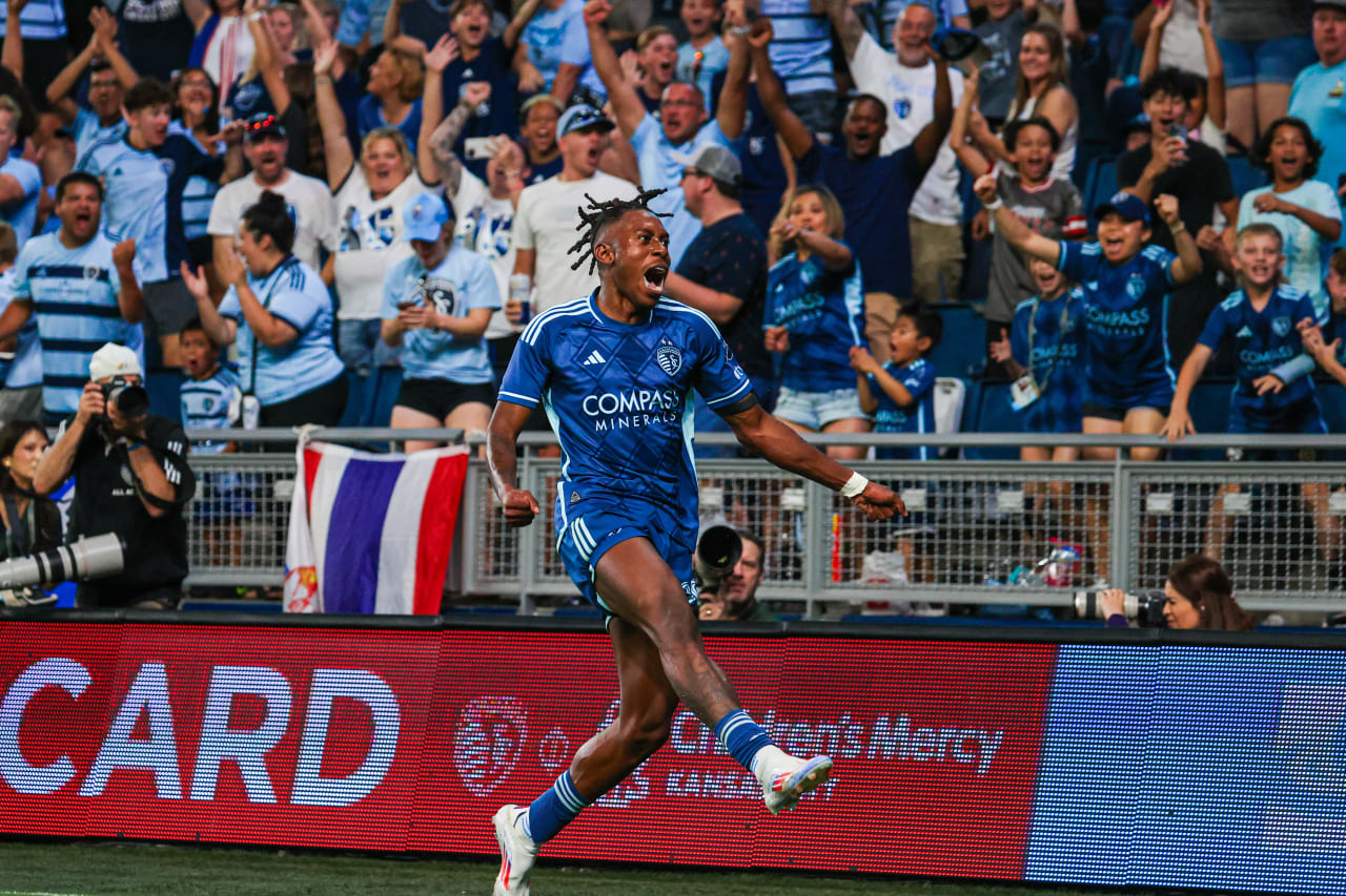 Forward Alenis Vargas (20) celebrates his goal against Seattle Sounders on June 8, 2024.