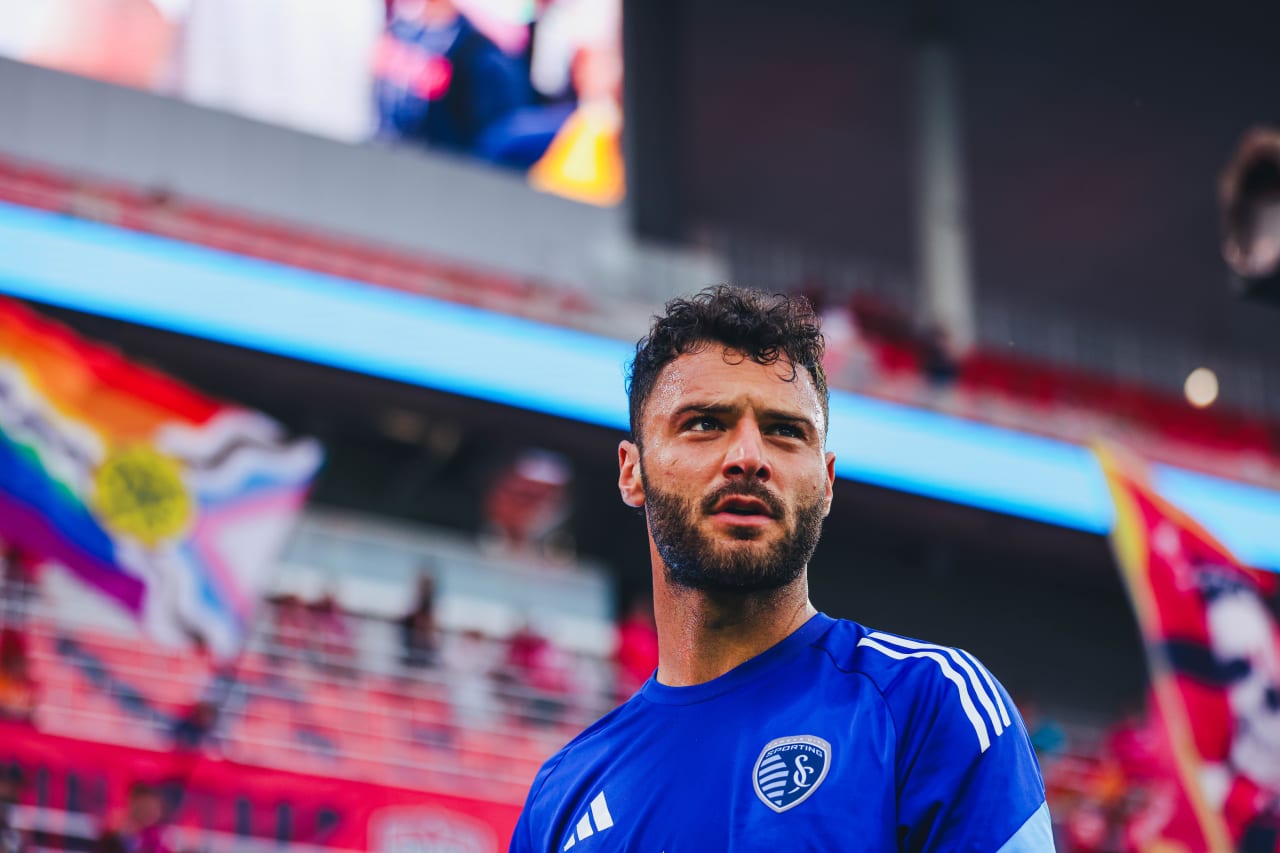Sporting KC goalkeeper John Pulskamp warming up before the game vs St. Louis